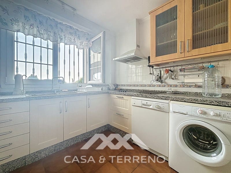 3 bedroom Villa for sale in Arenas with pool - € 275,000 (Ref: 8915648)