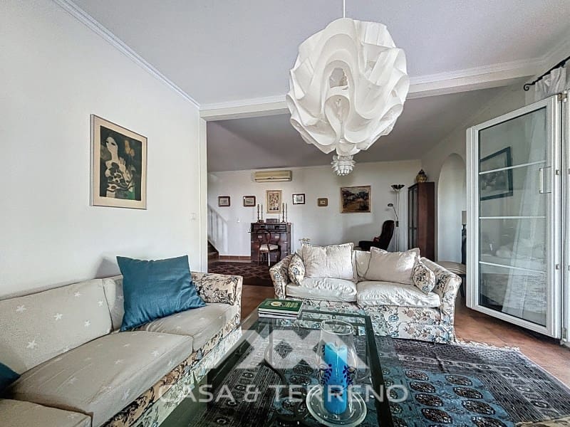 3 bedroom Villa for sale in Arenas with pool - € 275,000 (Ref: 8915648)