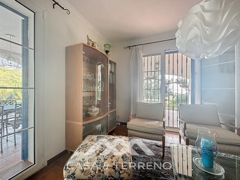 3 bedroom Villa for sale in Arenas with pool - € 275,000 (Ref: 8915648)