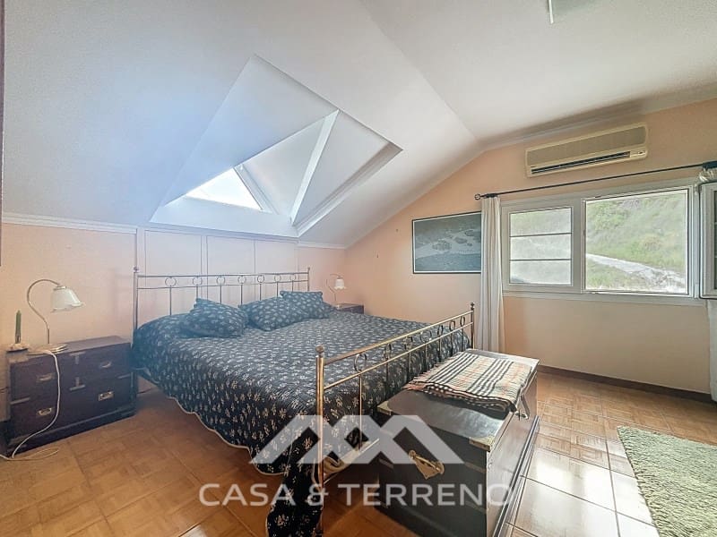 3 bedroom Villa for sale in Arenas with pool - € 275,000 (Ref: 8915648)