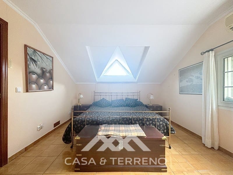 3 bedroom Villa for sale in Arenas with pool - € 275,000 (Ref: 8915648)