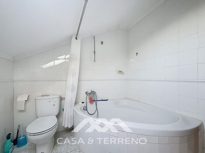 3 bedroom Villa for sale in Arenas with pool - € 275,000 (Ref: 8915648)