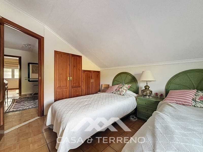 3 bedroom Villa for sale in Arenas with pool - € 275,000 (Ref: 8915648)