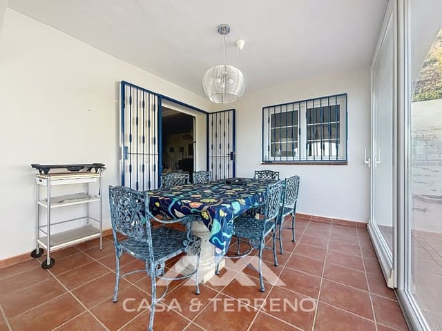 3 soveværelse Villa til salg i Arenas med swimmingpool - € 275.000 (Ref: 8915648)