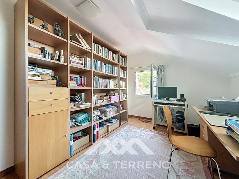 3 bedroom Villa for sale in Arenas with pool - € 275,000 (Ref: 8915648)