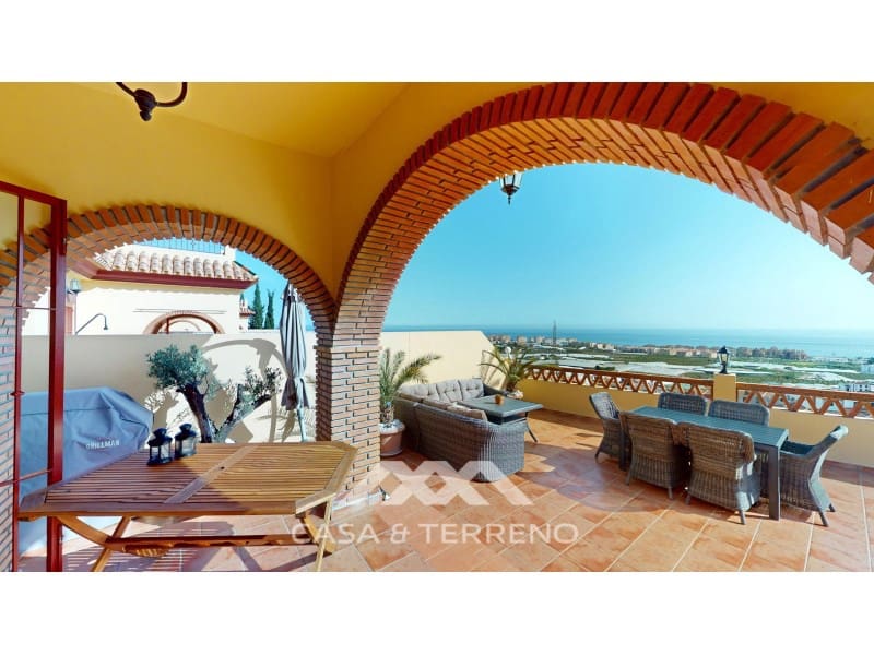 5 sovrum Villa till salu i Torrox-Costa med pool - 448 000 € (Ref: 8924163)