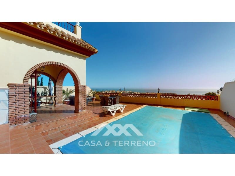 5 sovrum Villa till salu i Torrox-Costa med pool - 448 000 € (Ref: 8924163)