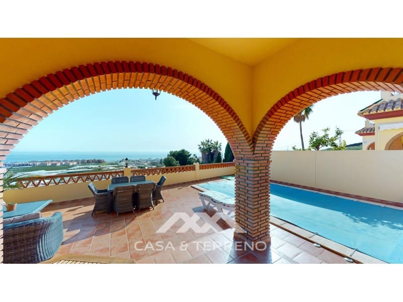 5 sovrum Villa till salu i Torrox-Costa med pool - 448 000 € (Ref: 8924163)