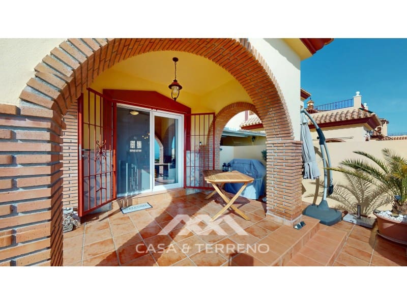 5 sovrum Villa till salu i Torrox-Costa med pool - 448 000 € (Ref: 8924163)