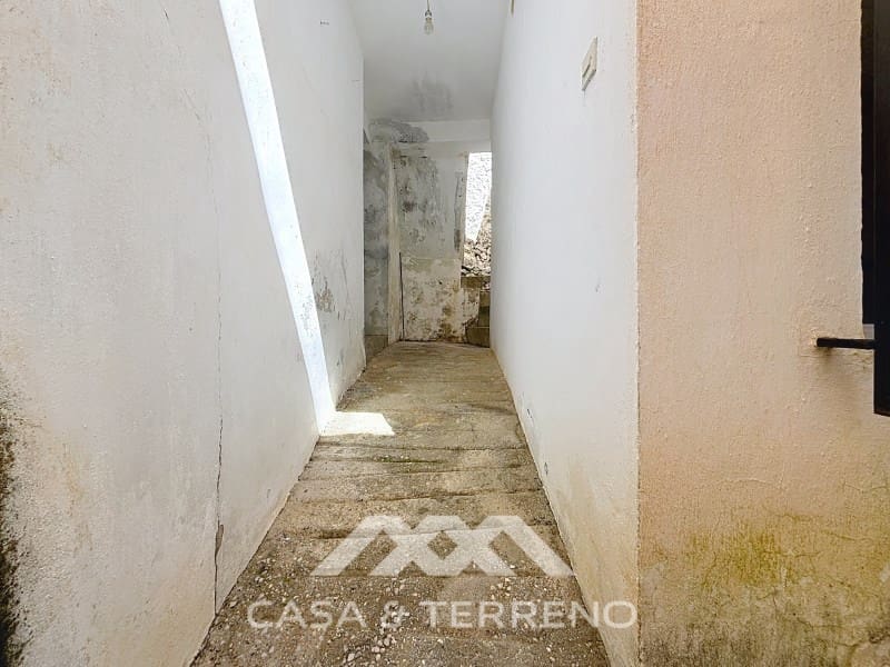 5 slaapkamer Huis te koop in Canillas de Albaida - € 108.000 (Ref: 8926830)