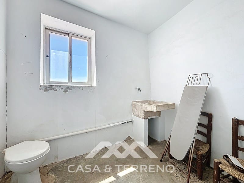 5 slaapkamer Huis te koop in Canillas de Albaida - € 108.000 (Ref: 8926830)