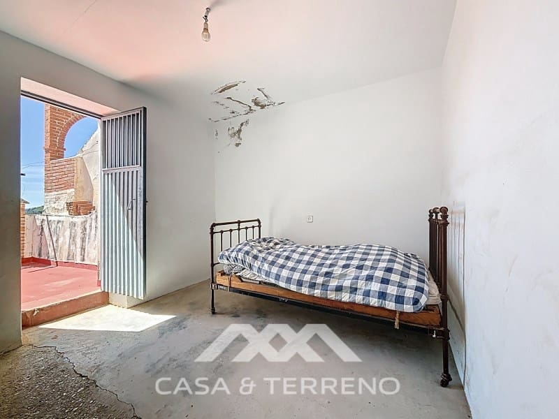 5 slaapkamer Huis te koop in Canillas de Albaida - € 108.000 (Ref: 8926830)