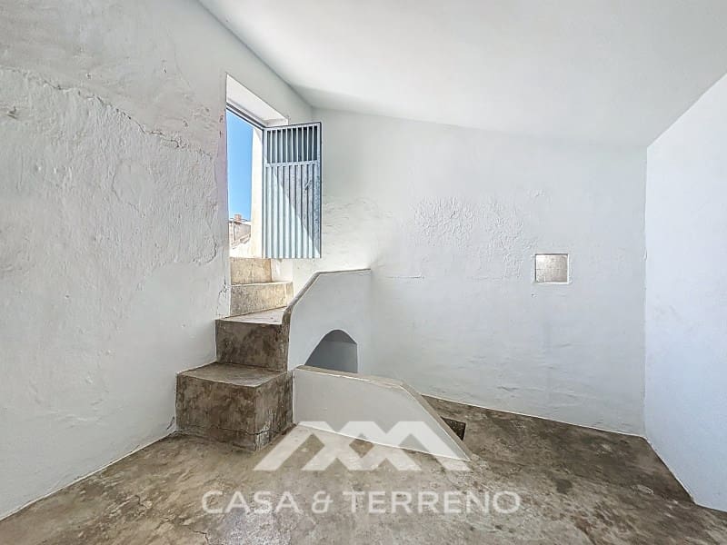 5 slaapkamer Huis te koop in Canillas de Albaida - € 108.000 (Ref: 8926830)