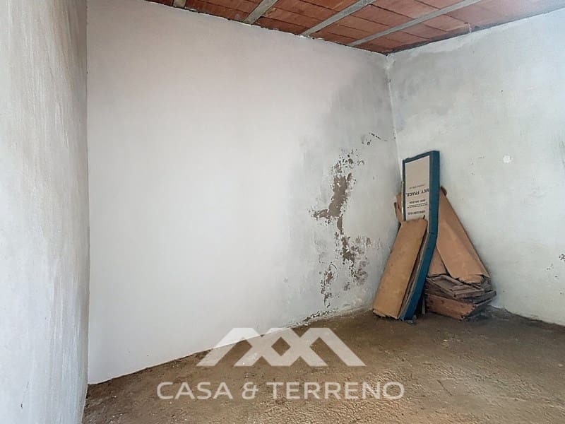 5 slaapkamer Huis te koop in Canillas de Albaida - € 108.000 (Ref: 8926830)