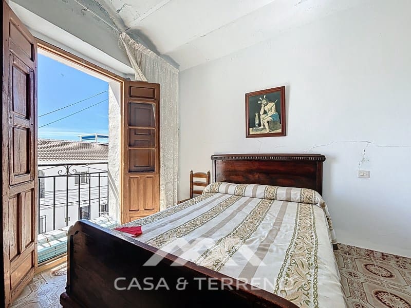 5 slaapkamer Huis te koop in Canillas de Albaida - € 108.000 (Ref: 8926830)