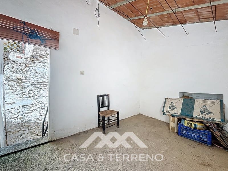 5 slaapkamer Huis te koop in Canillas de Albaida - € 108.000 (Ref: 8926830)