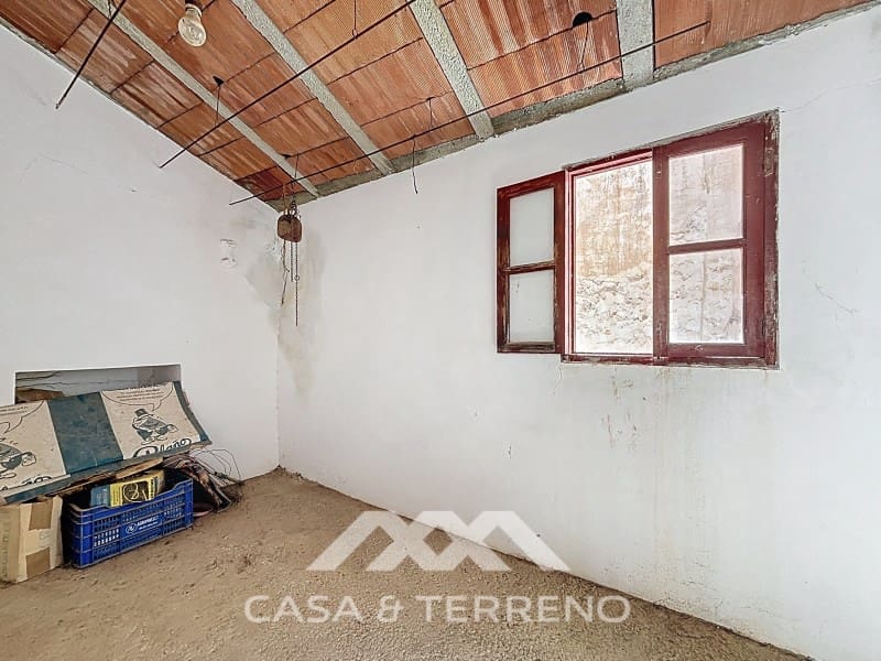 5 slaapkamer Huis te koop in Canillas de Albaida - € 108.000 (Ref: 8926830)