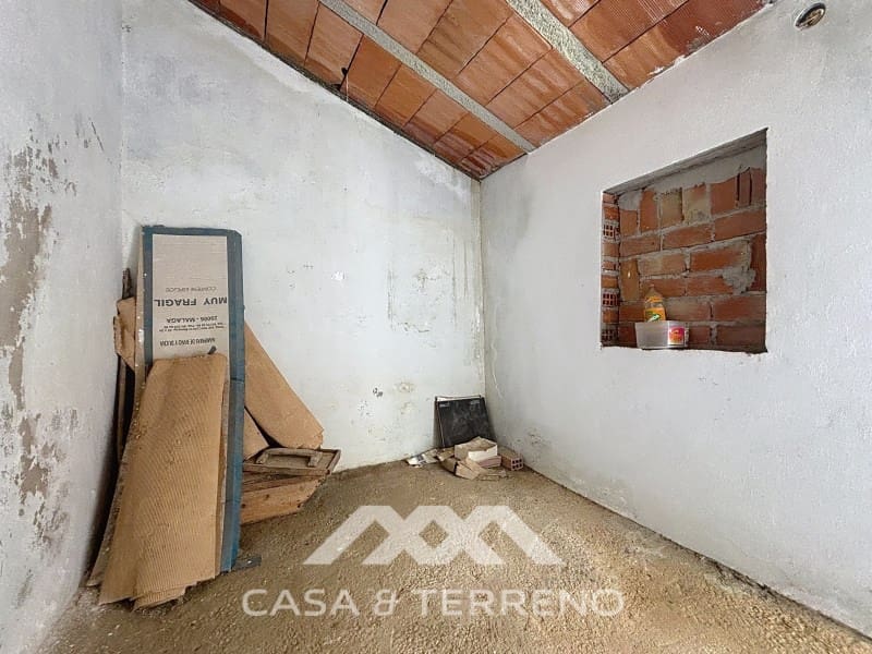 5 slaapkamer Huis te koop in Canillas de Albaida - € 108.000 (Ref: 8926830)