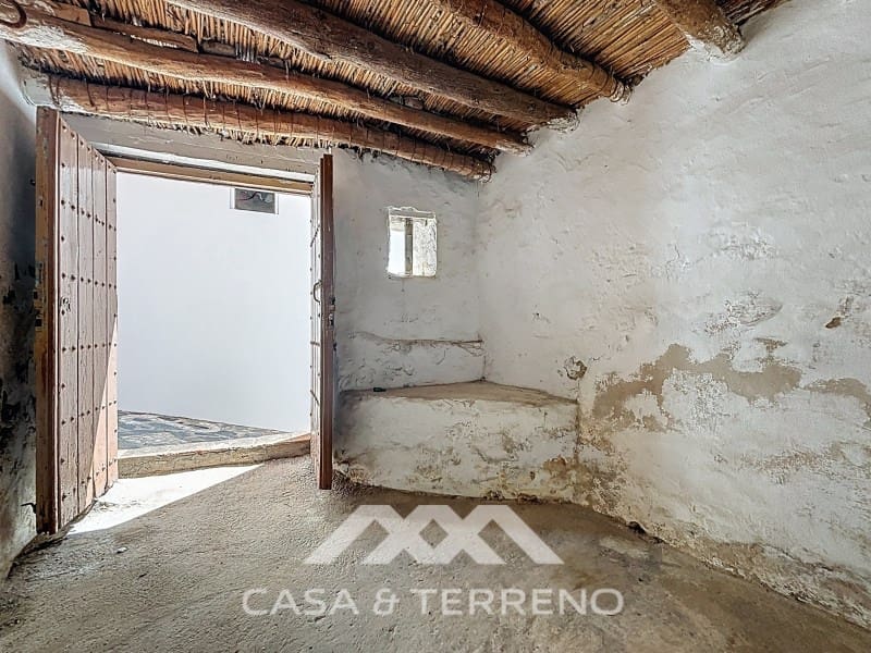 5 slaapkamer Huis te koop in Canillas de Albaida - € 108.000 (Ref: 8926830)