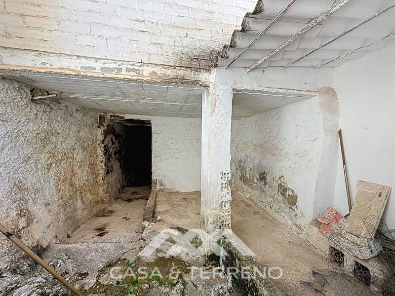 5 slaapkamer Huis te koop in Canillas de Albaida - € 108.000 (Ref: 8926830)