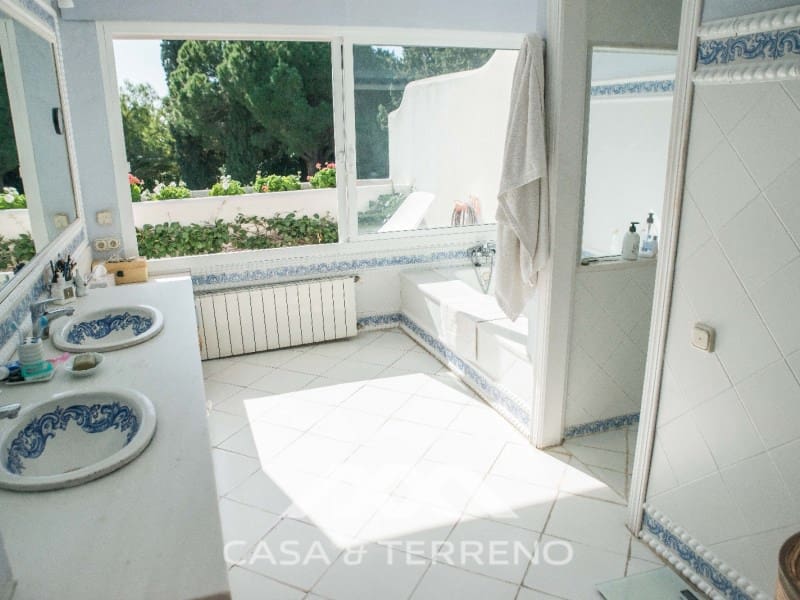 7 soveværelse Villa til salg i Calahonda med swimmingpool garage - € 2.350.000 (Ref: 8954553)