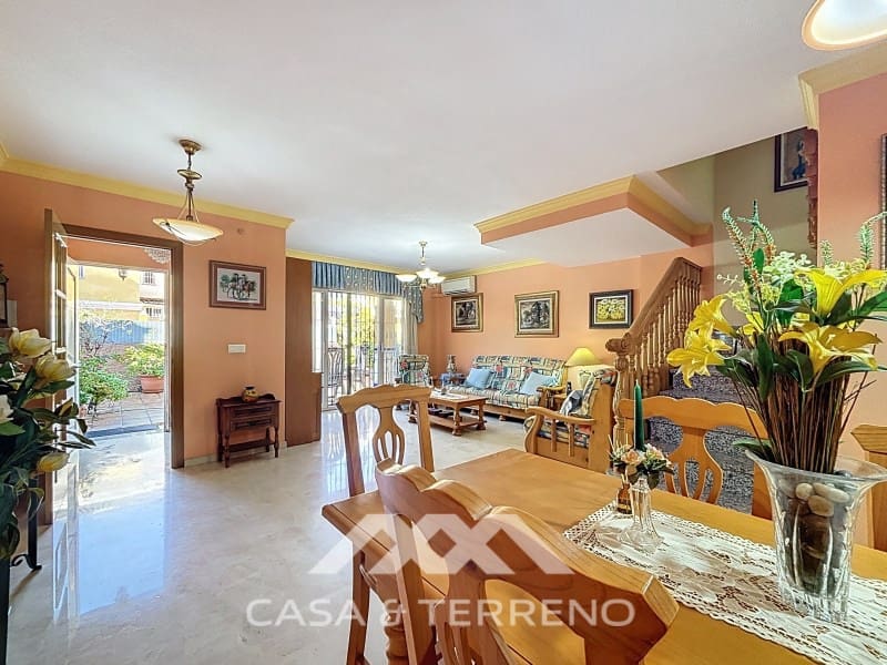 6 slaapkamer Huis te koop in Torre del Mar met zwembad garage - € 465.000 (Ref: 8954554)