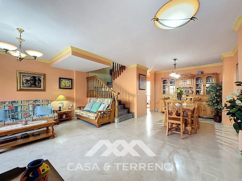 6 slaapkamer Huis te koop in Torre del Mar met zwembad garage - € 465.000 (Ref: 8954554)