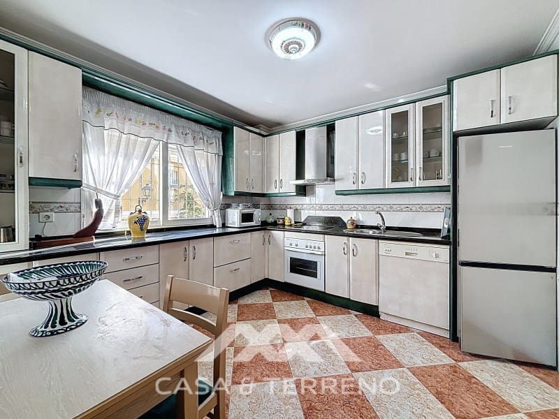 6 slaapkamer Huis te koop in Torre del Mar met zwembad garage - € 465.000 (Ref: 8954554)