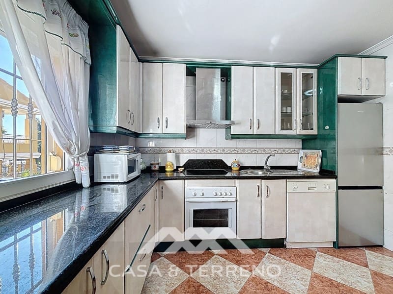 6 slaapkamer Huis te koop in Torre del Mar met zwembad garage - € 465.000 (Ref: 8954554)