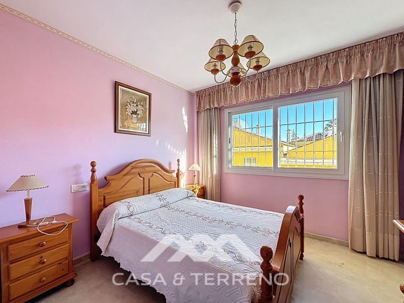 6 slaapkamer Huis te koop in Torre del Mar met zwembad garage - € 465.000 (Ref: 8954554)