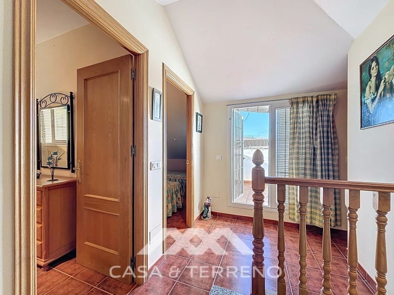 6 slaapkamer Huis te koop in Torre del Mar met zwembad garage - € 465.000 (Ref: 8954554)