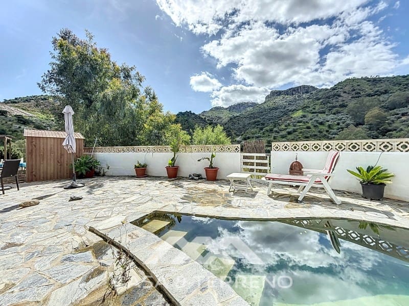 6 soveværelse Villa til salg i Comares med swimmingpool - € 336.000 (Ref: 8962577)