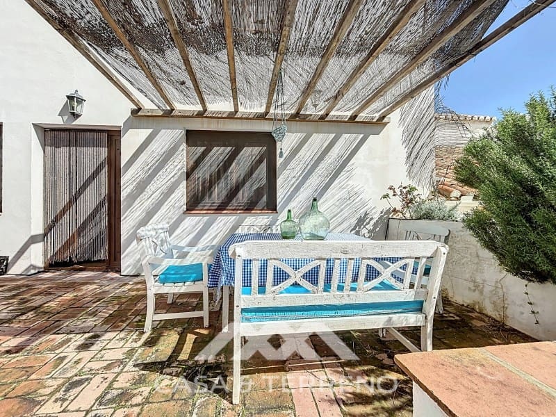 6 soveværelse Villa til salg i Comares med swimmingpool - € 336.000 (Ref: 8962577)