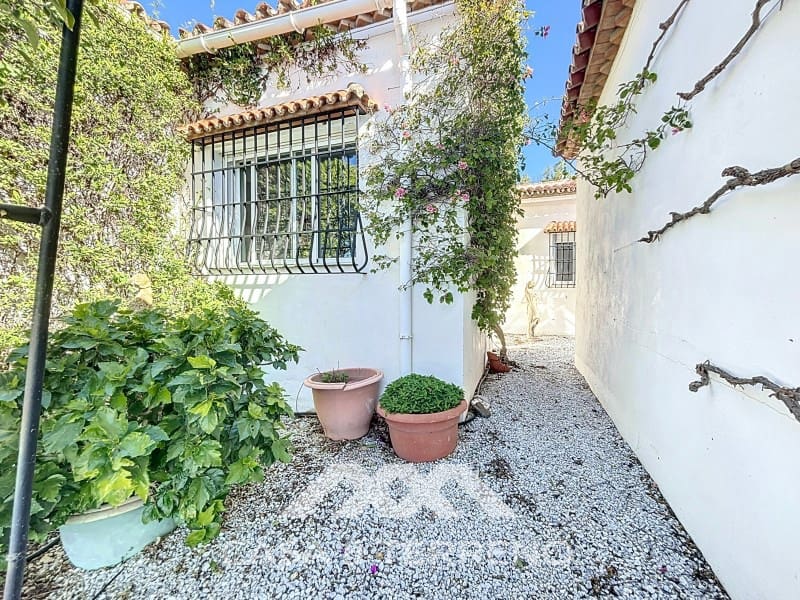 5 soveværelse Villa til salg i Canillas de Aceituno med garage - € 345.000 (Ref: 8962578)