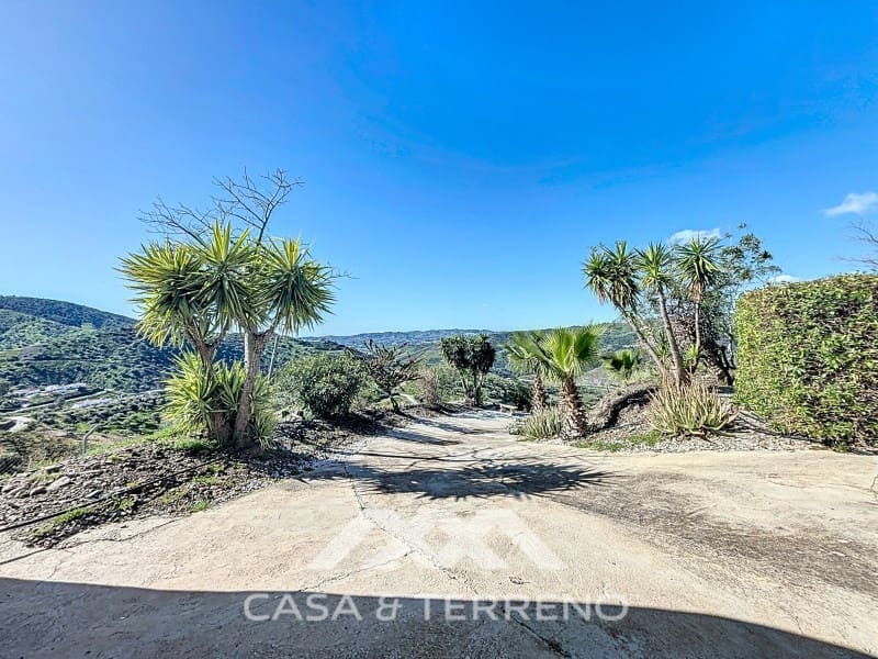 5 soveværelse Villa til salg i Canillas de Aceituno med garage - € 345.000 (Ref: 8962578)