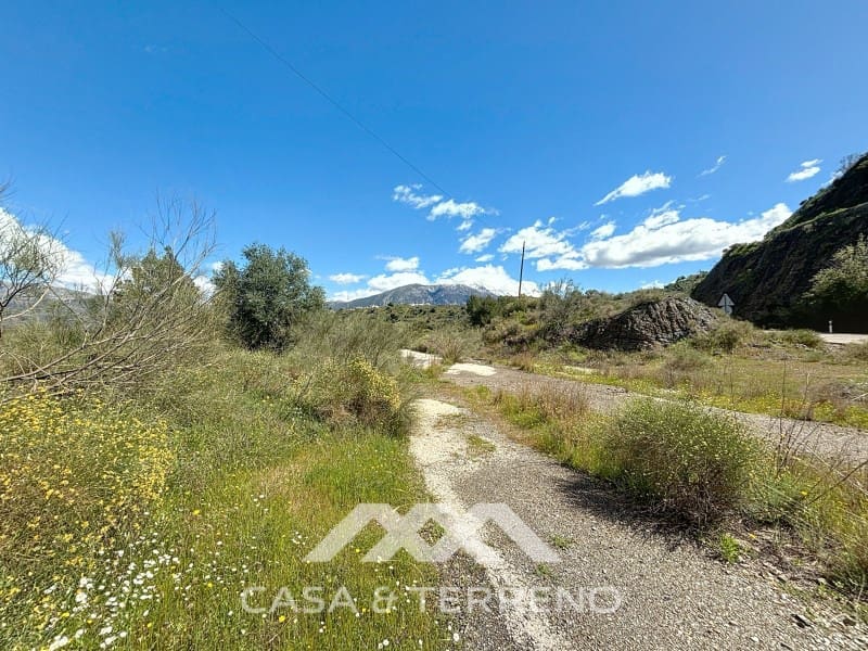 5 soveværelse Villa til salg i Canillas de Aceituno med garage - € 345.000 (Ref: 8962578)