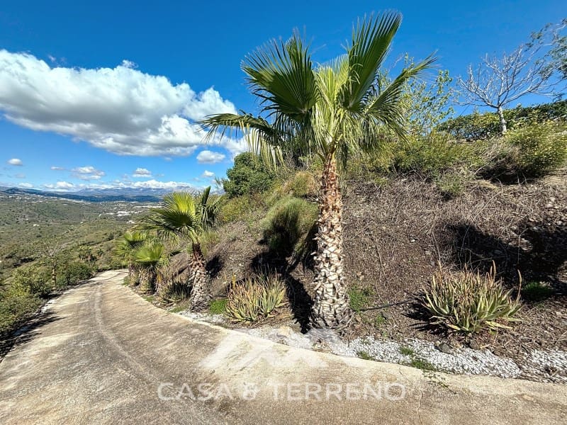 5 soveværelse Villa til salg i Canillas de Aceituno med garage - € 345.000 (Ref: 8962578)