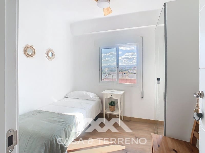 3 sypialnia Mieszkanie do wynajęcia w Torre del Mar - 1 300 € (Ref: 8968712)