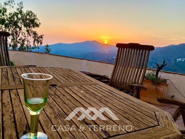 3 sovrum Villa till salu i Sayalonga med pool - 548 000 € (Ref: 8986329)