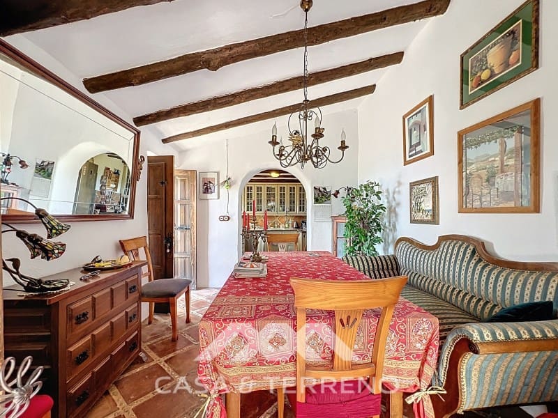 3 soveværelse Villa til salg i Sayalonga med swimmingpool - € 548.000 (Ref: 8986329)