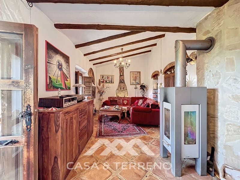 3 soveværelse Villa til salg i Sayalonga med swimmingpool - € 548.000 (Ref: 8986329)