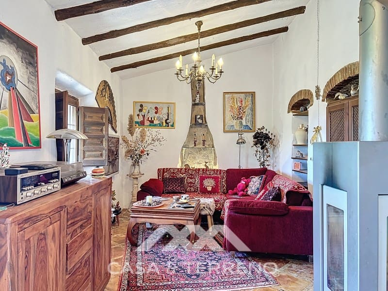 3 soveværelse Villa til salg i Sayalonga med swimmingpool - € 548.000 (Ref: 8986329)