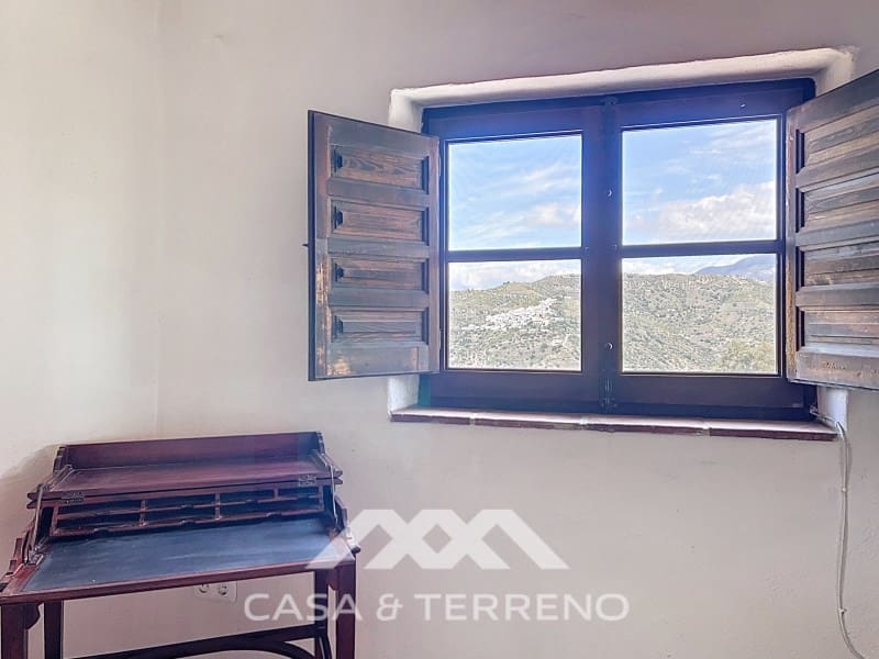 3 soveværelse Villa til salg i Sayalonga med swimmingpool - € 548.000 (Ref: 8986329)