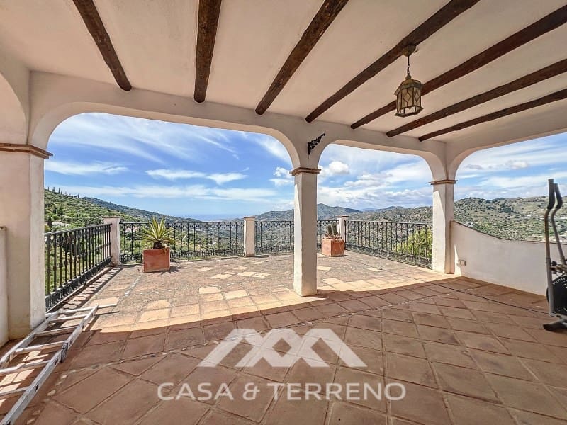 3 soveværelse Villa til salg i Sayalonga med swimmingpool - € 548.000 (Ref: 8986329)