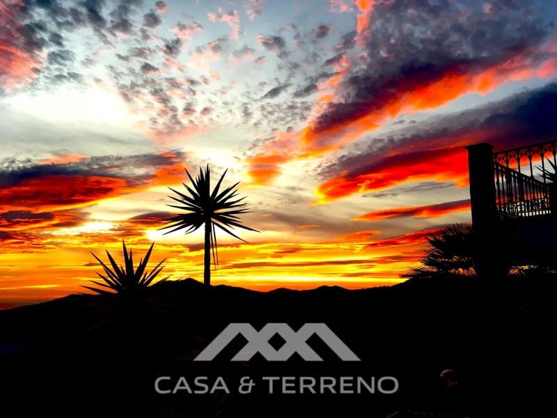 3 soveværelse Villa til salg i Sayalonga med swimmingpool - € 548.000 (Ref: 8986329)