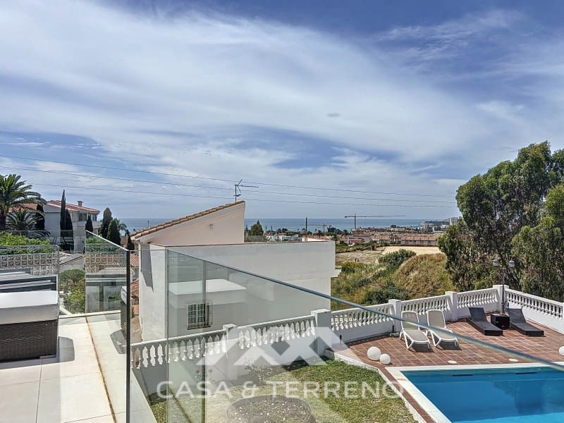 3 slaapkamer Villa te koop in Caleta de Velez met zwembad garage - € 955.000 (Ref: 8994306)