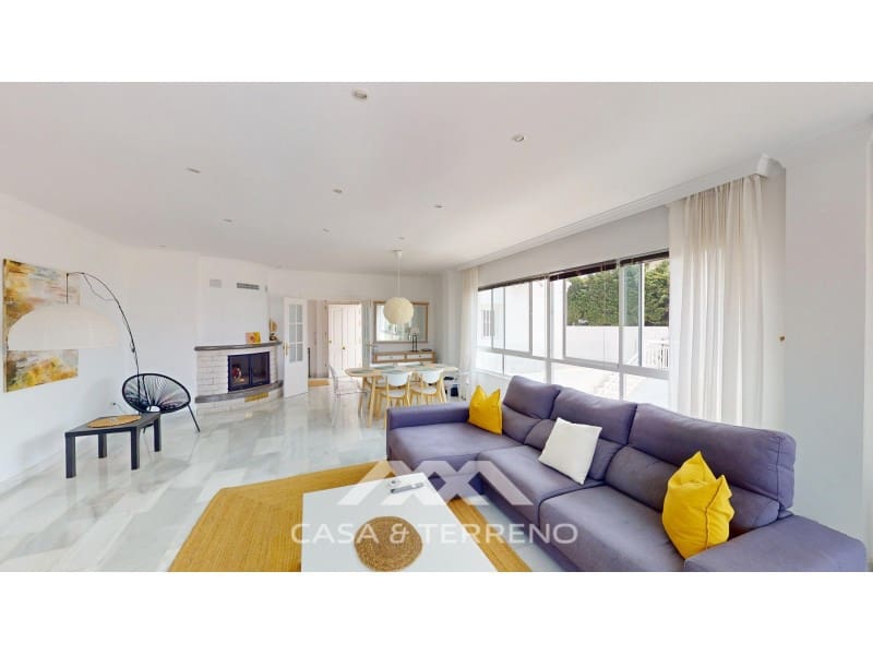 3 slaapkamer Villa te koop in Caleta de Velez met zwembad garage - € 955.000 (Ref: 8994306)