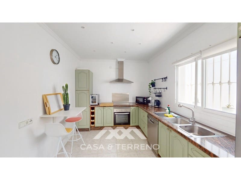 3 slaapkamer Villa te koop in Caleta de Velez met zwembad garage - € 955.000 (Ref: 8994306)