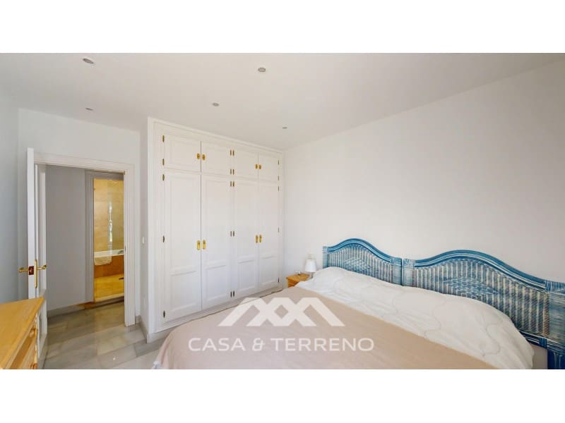 3 slaapkamer Villa te koop in Caleta de Velez met zwembad garage - € 955.000 (Ref: 8994306)