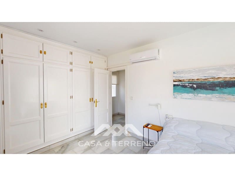 3 slaapkamer Villa te koop in Caleta de Velez met zwembad garage - € 955.000 (Ref: 8994306)